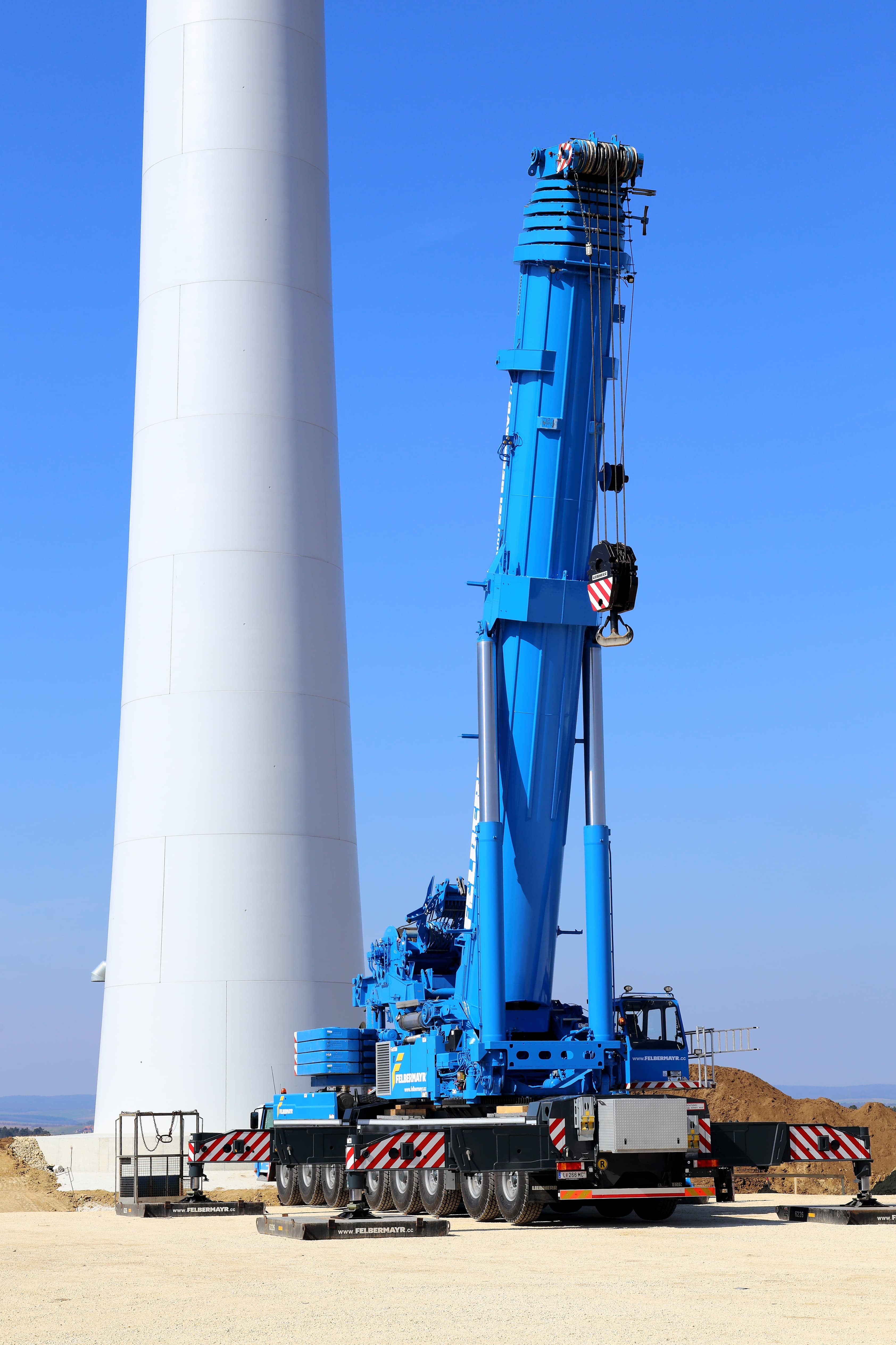 Liebherr LTM 1050 Mobile Crane — 50 Ton